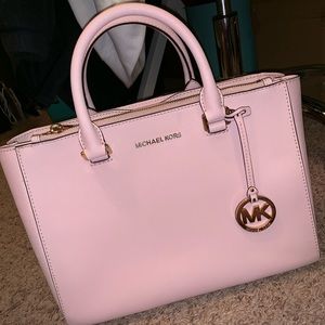 Michael Kors Kellen Medium Satchel